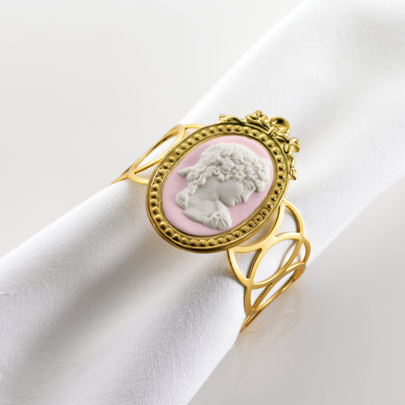 Cammeo Atena Napkin Ring - White &amp; Pink 