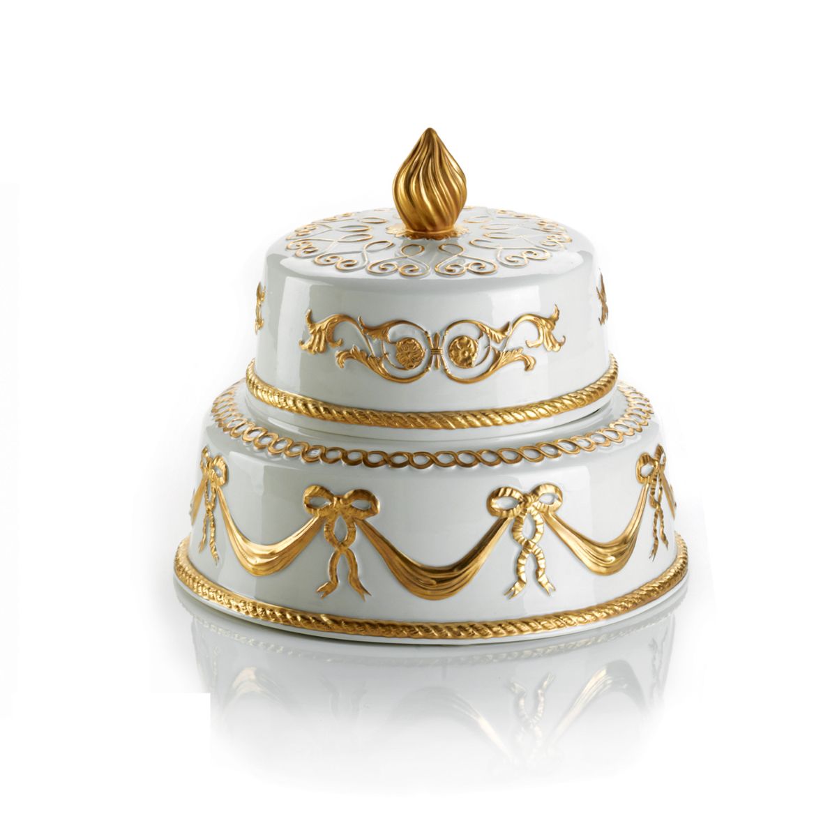 Chantilly Large Two tier Cake Scented Candle - White &amp; Gold 