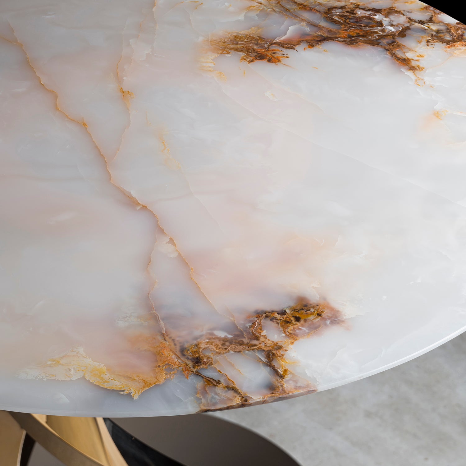 Eclypse Dining Table - Onyx & Gold